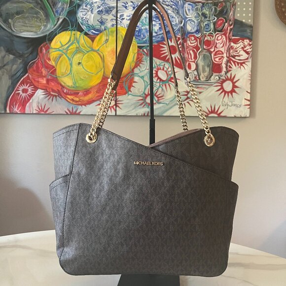 Michael Kors Handbags - Michael Kors Jet Set Travel Large Chain Shoulder Tote